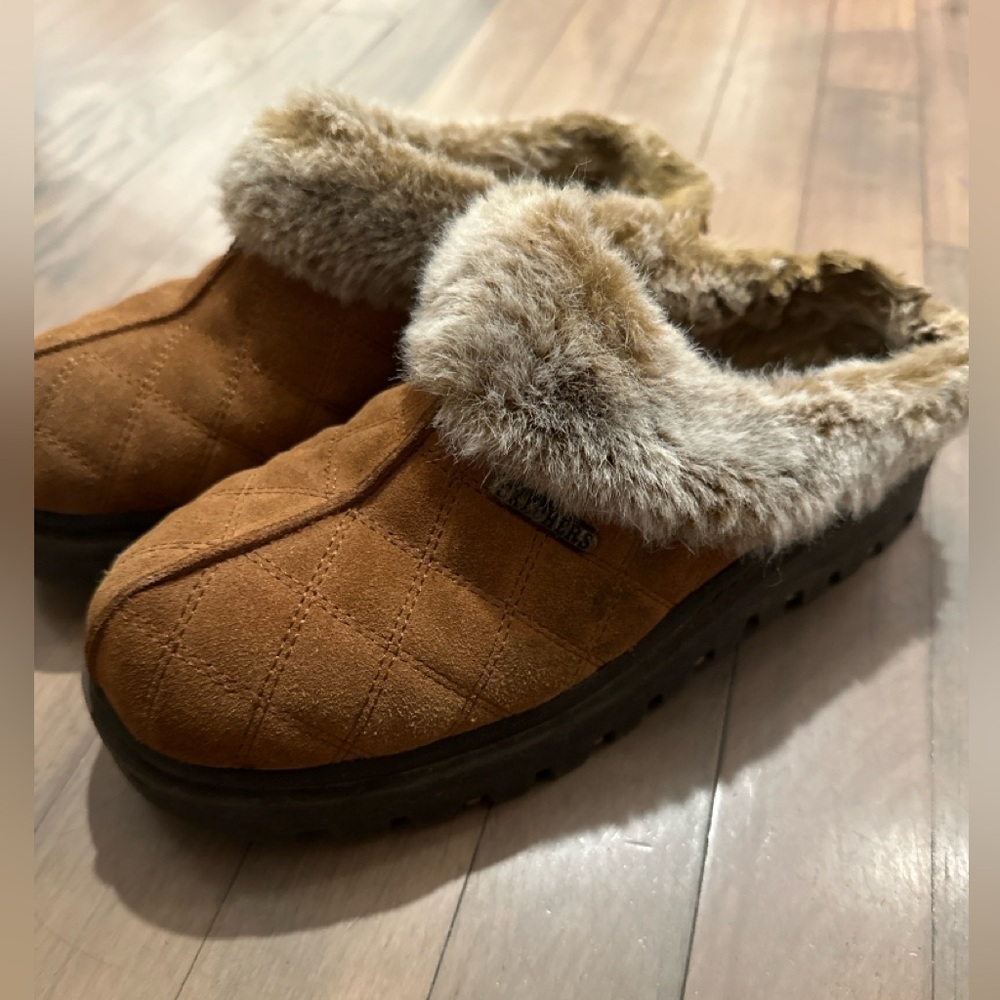 Skechers Brown Furry Clogs